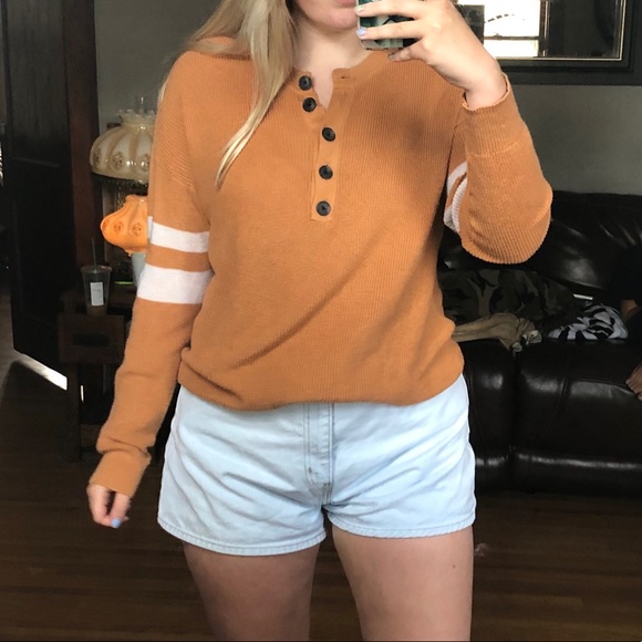 American Eagle sweater - Picture 2 of 2